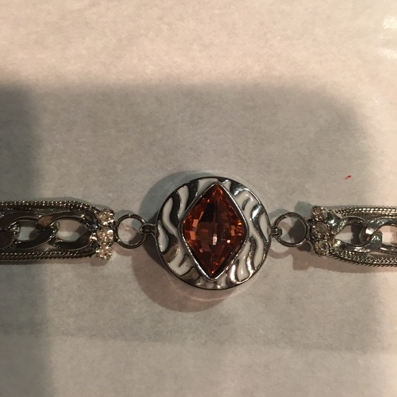 Beautiful bracelet with three looks.(4 piece) New - Picture 3 of 5